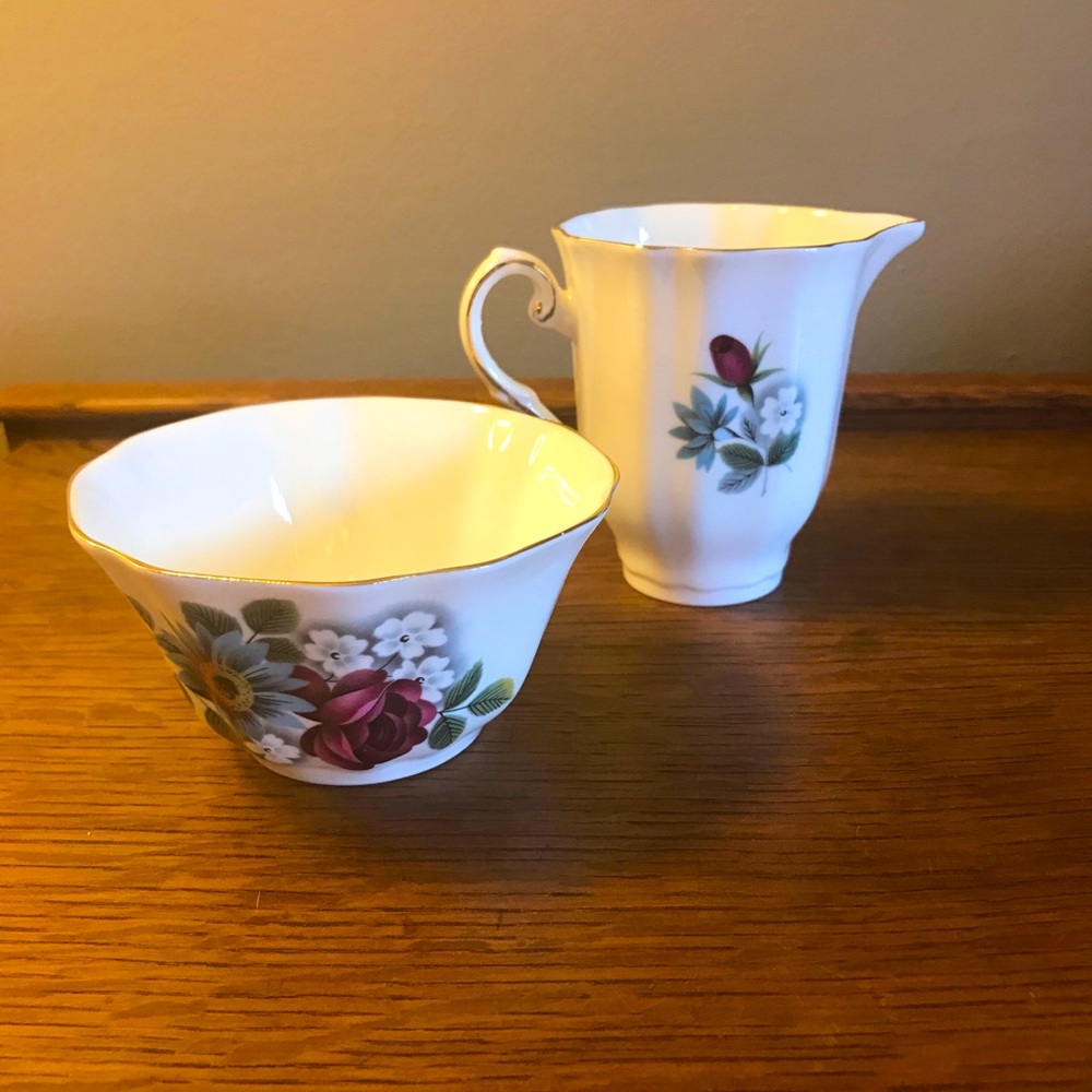 Royal Grafton bone China Sugar Bowl & Creamer